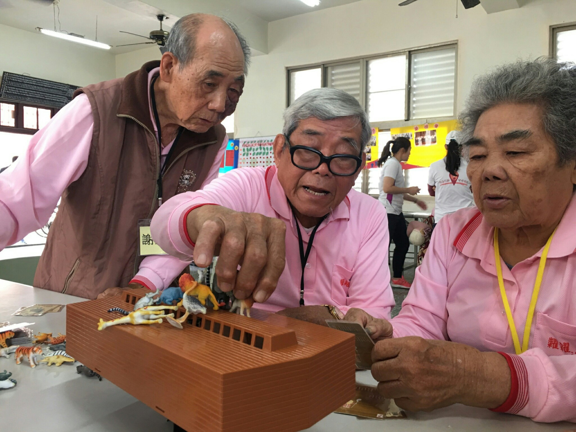 弘道瘋桌遊 社區一起來防老