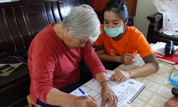 台灣每5位上班族就有1人因照顧失能家人而影響工作 弘道創造友善照顧職場  協助家庭照顧者安心就業再展價值