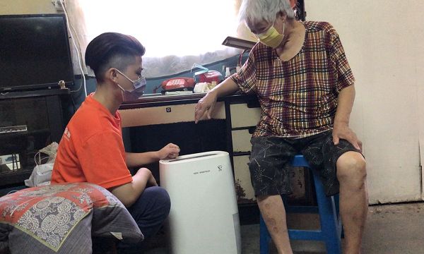 因疫情影響 弘道第六屆彰化助老愛心園遊會取消 疫情間關懷長輩不中斷 電話問安好暖心      