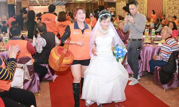 弘道寒冬募款僅達5成 急籲大眾捐款助老 弘道寒冬溫暖獨老心 彰化46個愛心企業單位響應圍爐