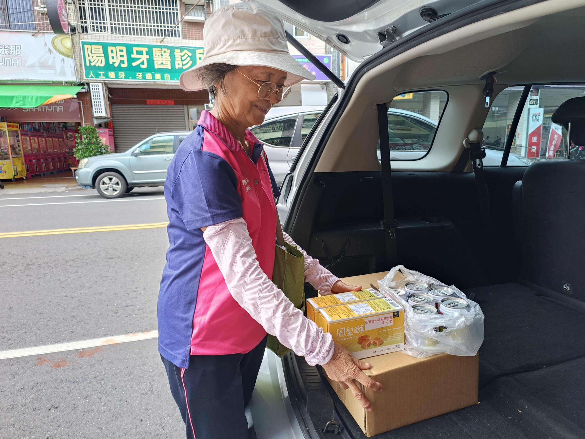弘道志工展現不老活力 70歲志工訪視同齡弱勢老人
