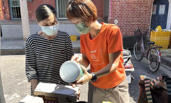 68歲嬤從暈倒路上到重獲支援擺脫困境　 弘道「照亮沒被看見的角落」計畫串聯五大需求守護彰化邊緣長者